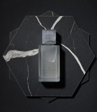 Charger l'image dans la galerie, BERLIN (H)ER / PARFUMERIE PARTICULIERE /