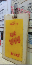 Charger l&#39;image dans la galerie, ALBERT KOSKI / INCLUSION RESINE EPOXY // THE WHO // BADGE STAGE
