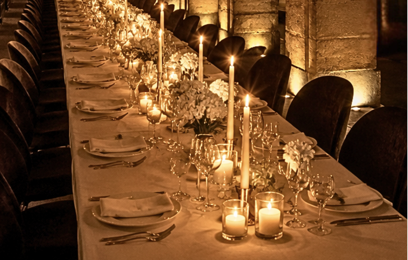Chaises dîner ambiance bougies
